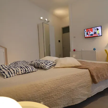 Holiday Maya In 2 Places *