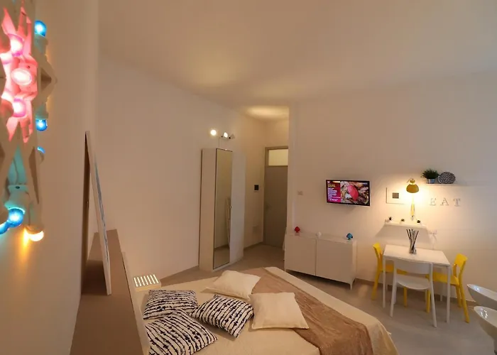 Maya In 2 Places * Otranto